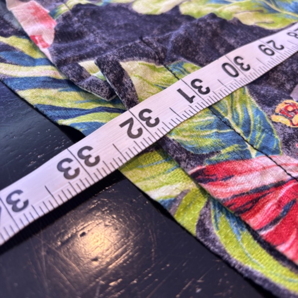 Tommy Bahama Men's Aloha Shirt Size XL - Picture 5 of 5